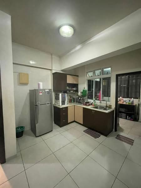 Pangsapuri untuk Dijual di Taman Suria Muafakat - Coco Lee - Kitchen - PropertyGuru.com.my