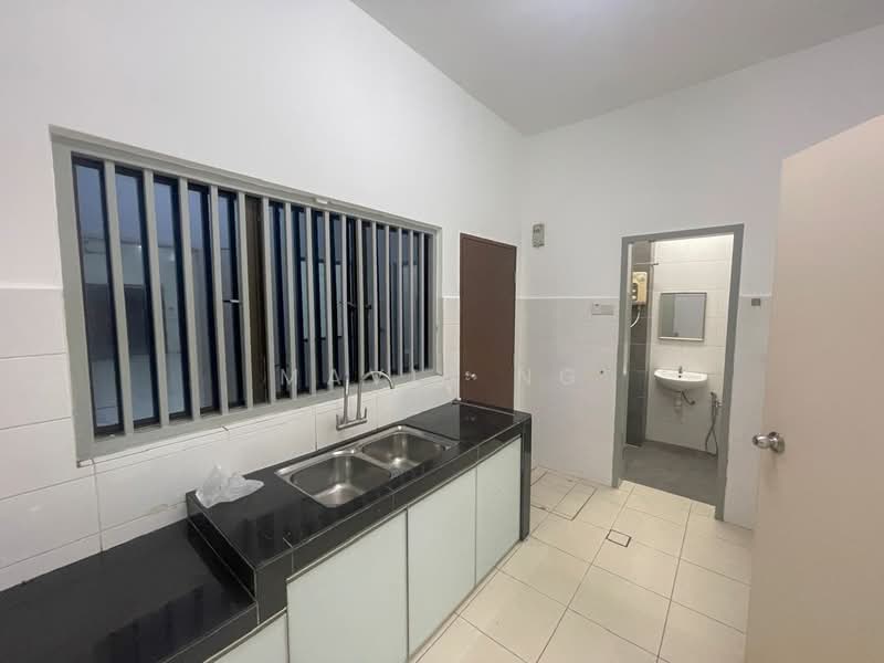 2-storey Terraced House for Sale in Setia Alam (Selangor) - Mavis Ng - Kitchen - PropertyGuru.com.my