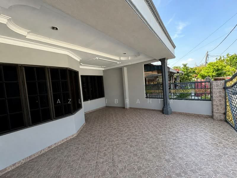 1-storey Terraced House for Sale in Taman Sri Segambut (Segambut) - Azli Ibrahim - Exterior - PropertyGuru.com.my