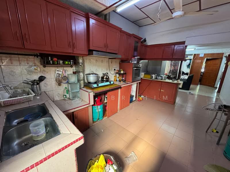 1-storey Terraced House for Sale in Taman Sri Segambut (Segambut) - Azli Ibrahim - Kitchen - PropertyGuru.com.my