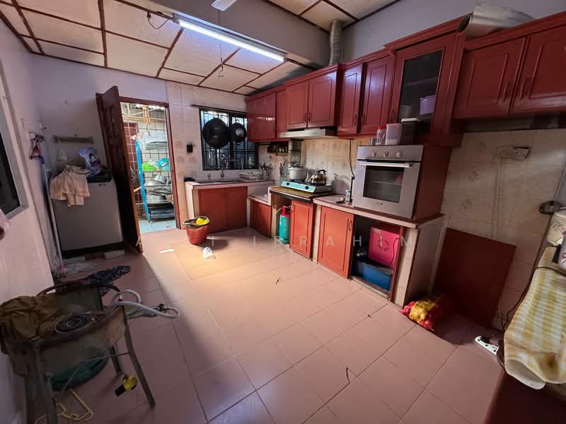 1-storey Terraced House for Sale in Taman Sri Segambut (Segambut) - Azli Ibrahim - Kitchen - PropertyGuru.com.my