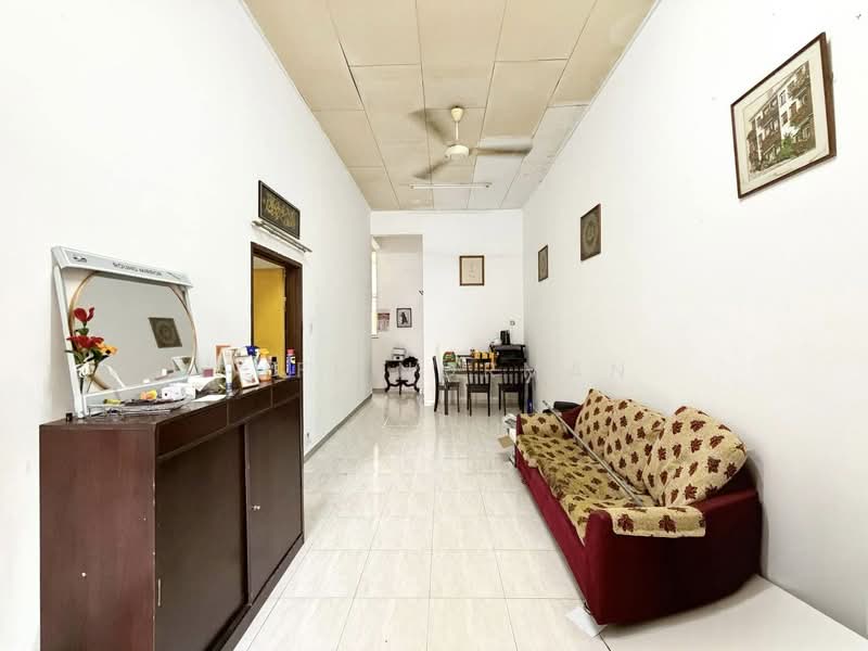 1-storey Terraced House for Sale in Taman Rekamas 3 (Simpang Renggam) - Sufi Norman - Living Room - PropertyGuru.com.my