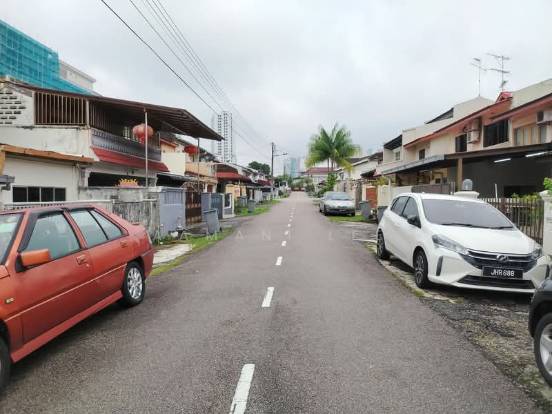 Rumah Teres 2 Tingkat untuk Dijual di Taman Pelangi (Johor Bahru) - Aamani Lee - Exterior - PropertyGuru.com.my