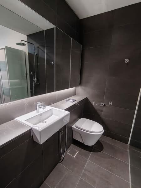 Kondominium untuk Disewa di Shorefront Residences - SERENEN TEH - Bathroom - PropertyGuru.com.my