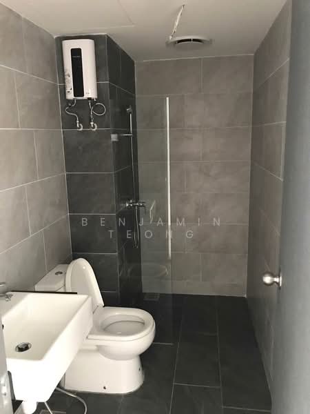 Servis Apartment untuk Disewa di Emporis - Benjamin Teong - Bathroom - PropertyGuru.com.my