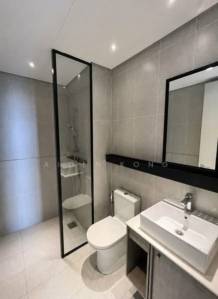 Service Residence for Sale at Millerz Square Serviced Residence - Aiden Kong - Bathroom - PropertyGuru.com.my