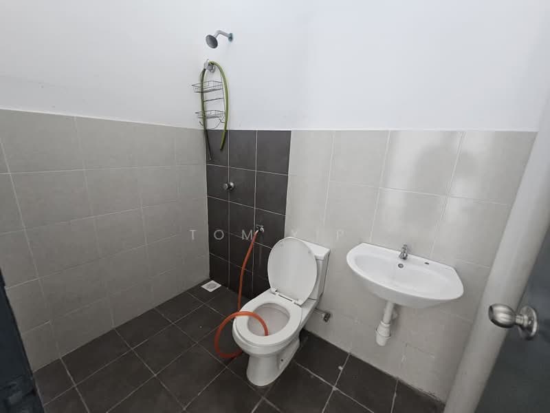 Rumah Teres 2 Tingkat untuk Dijual di Taman Scientex Rawang (Rawang) - Tom Yip - Bathroom - PropertyGuru.com.my