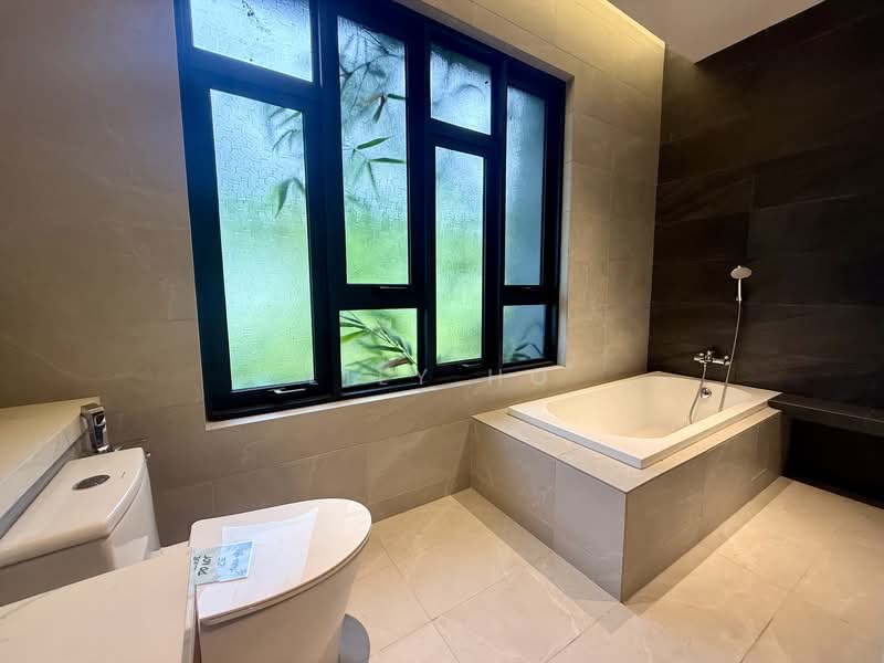 Bungalow for Sale in Seri Kembangan (Selangor) - Lily Ho - Bathroom - PropertyGuru.com.my