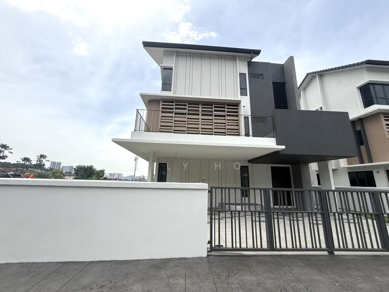 Bungalow for Sale in Seri Kembangan (Selangor) - Lily Ho - Exterior - PropertyGuru.com.my