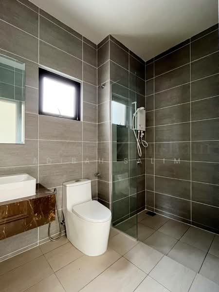 Rumah Berkembar untuk Dijual di Cyber 10 (Cyberjaya) - Adibah Salim - Bathroom - PropertyGuru.com.my