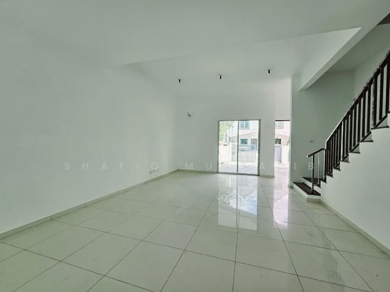 Rumah Teres 2 Tingkat untuk Dijual di Eco Forest (Semenyih) - Shafiq Muttalib - Living Room - PropertyGuru.com.my