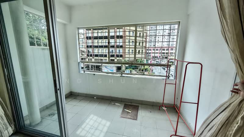 Kondominium untuk Dijual di Casa Magna - Ling Shun Feng - Balcony - PropertyGuru.com.my