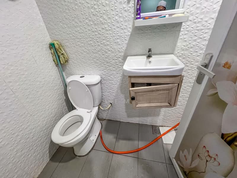 1-storey Terraced House for Sale in Taman Cheras Perdana (Cheras) - HjLim . - Bathroom - PropertyGuru.com.my