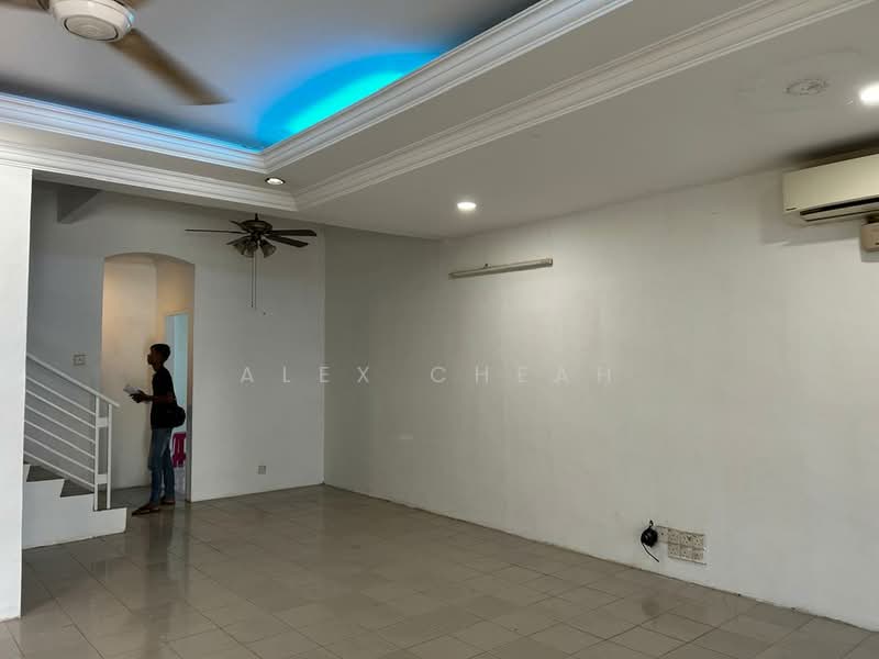 2-storey Terraced House for Sale in Teluk Kumbar (Bayan Lepas) - Alex Cheah - Living Room - PropertyGuru.com.my