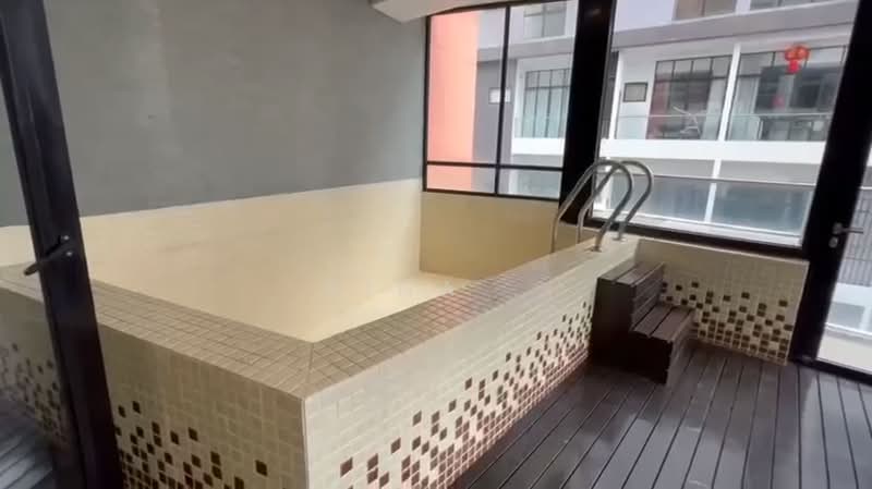 Condominium for Sale at Gallery @ U-Thant - Rina . - Pool - PropertyGuru.com.my