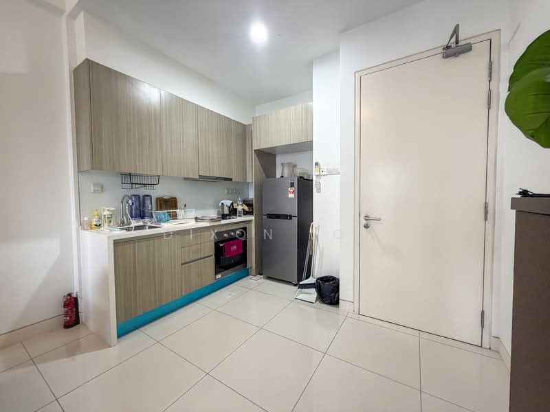 Service Residence for Sale at Bayberry @ Tropicana Gardens - Dixon Loh - Kitchen - PropertyGuru.com.my