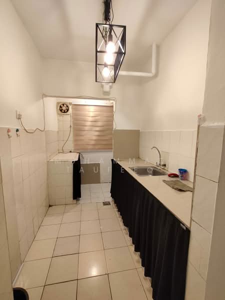 Apartment for Rent at Golden Villa - Muhammad Taufeeq - Kitchen - PropertyGuru.com.my