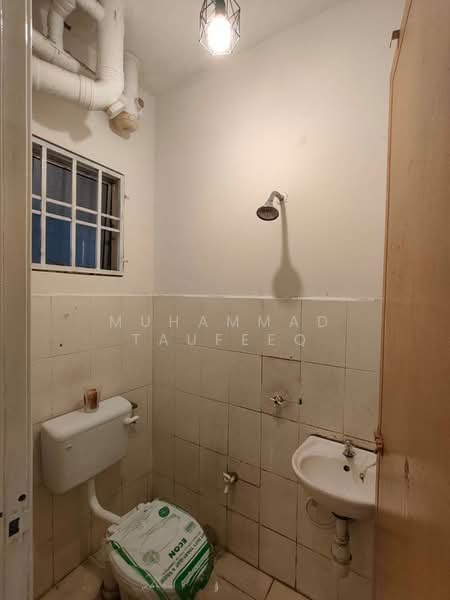 Apartment for Rent at Golden Villa - Muhammad Taufeeq - Bathroom - PropertyGuru.com.my