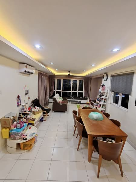 Kondominium untuk Dijual di First Residence (Residensi Unggul) - Ling Shun Feng - Living Room - PropertyGuru.com.my