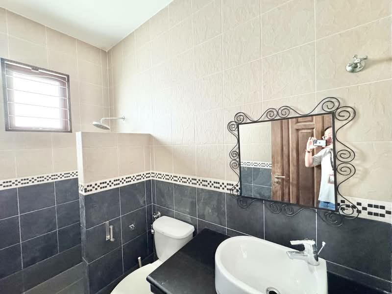 Bungalow for Sale in SS19 (Subang Jaya) - Basri Munir - Bathroom - PropertyGuru.com.my