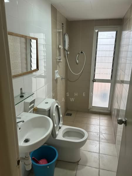Condominium for Sale at The Zest @ Kinrara 9 - Soon Sheng Law - Bathroom - PropertyGuru.com.my