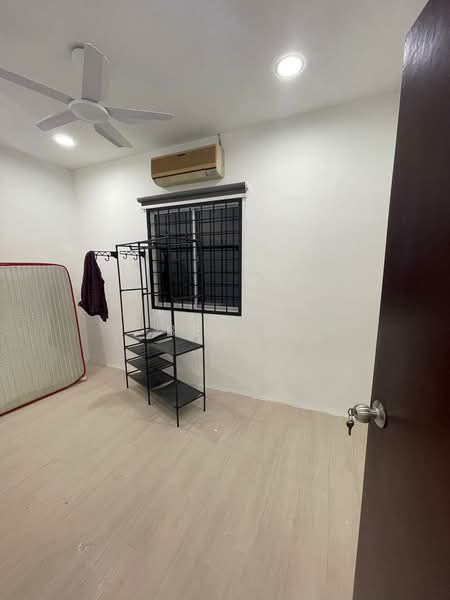 Rumah Bandar untuk Dijual di Taman Limbongan Permai (Klebang) - Bee . - Bedroom - PropertyGuru.com.my