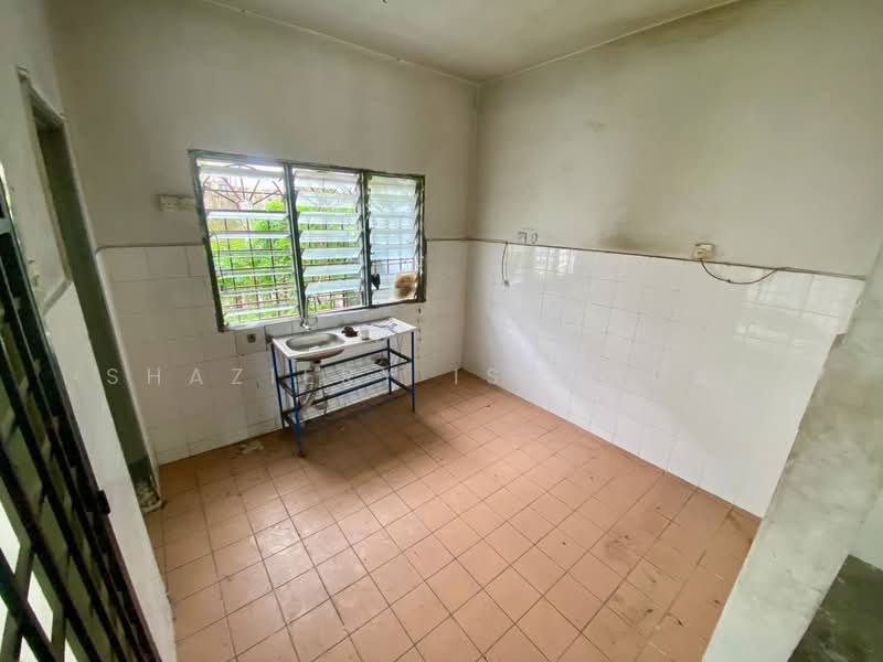 2-storey Terraced House for Sale in Rawang Perdana 2 (Rawang) - Shaziery Iskandar - Kitchen - PropertyGuru.com.my