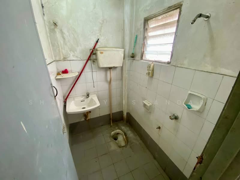 2-storey Terraced House for Sale in Rawang Perdana 2 (Rawang) - Shaziery Iskandar - Bathroom - PropertyGuru.com.my