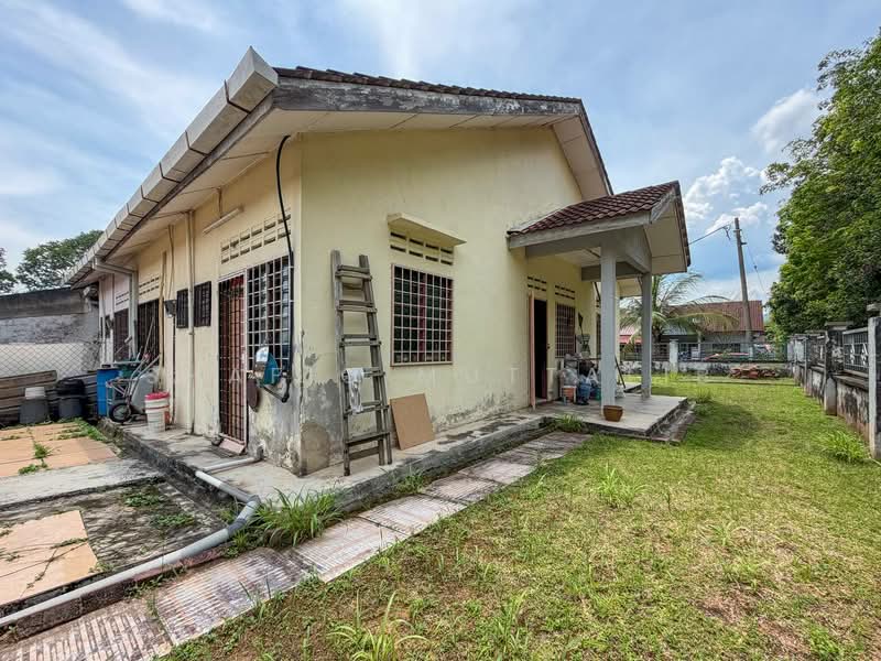 Terraced House for Sale in Taman Desa Jasmin (Nilai) - Shafiq Muttalib - Exterior - PropertyGuru.com.my