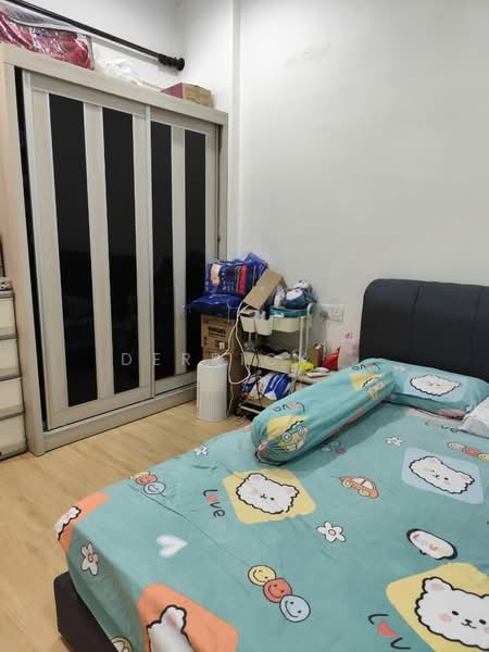 Pangsapuri untuk Disewa di Greenlane Heights Block B - Derrick . - Bedroom - PropertyGuru.com.my