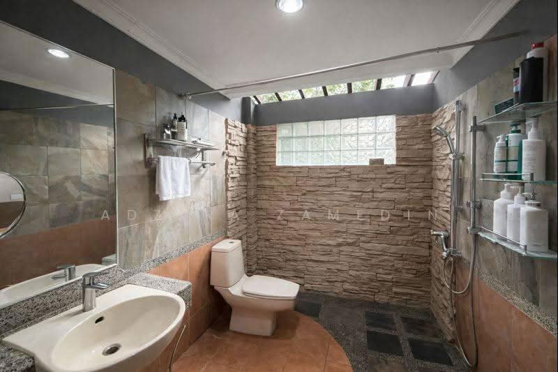 Bungalow House for Sale in SS1 (Petaling Jaya) - Adzura Zamedin - Bathroom - PropertyGuru.com.my
