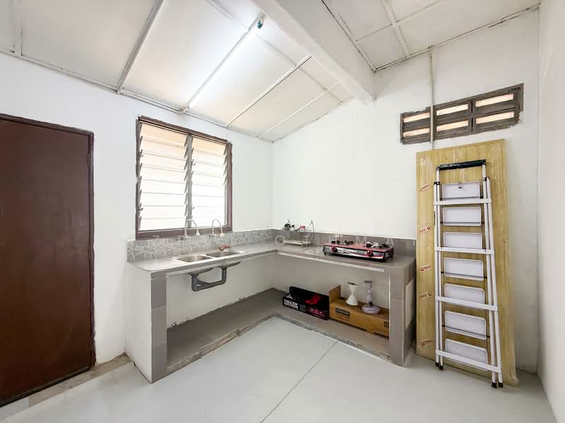 Rumah Teres 1 Tingkat untuk Dijual di Bandar Baru Senawang (Senawang) - Azrul Othman - Kitchen - PropertyGuru.com.my