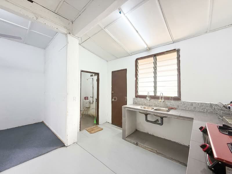 Rumah Teres 1 Tingkat untuk Dijual di Bandar Baru Senawang (Senawang) - Azrul Othman - Kitchen - PropertyGuru.com.my