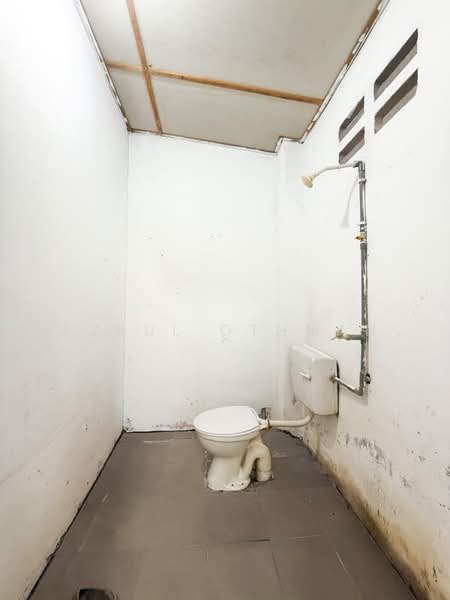 Rumah Teres 1 Tingkat untuk Dijual di Bandar Baru Senawang (Senawang) - Azrul Othman - Bathroom - PropertyGuru.com.my