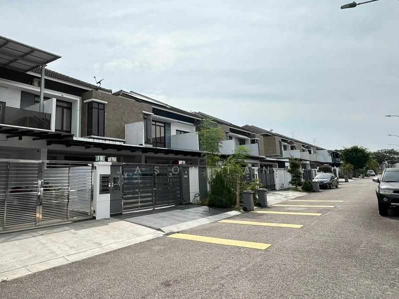 Rumah Teres 2 Tingkat untuk Dijual di Taman Austin Duta (Tebrau) - Jason Tan - Exterior - PropertyGuru.com.my