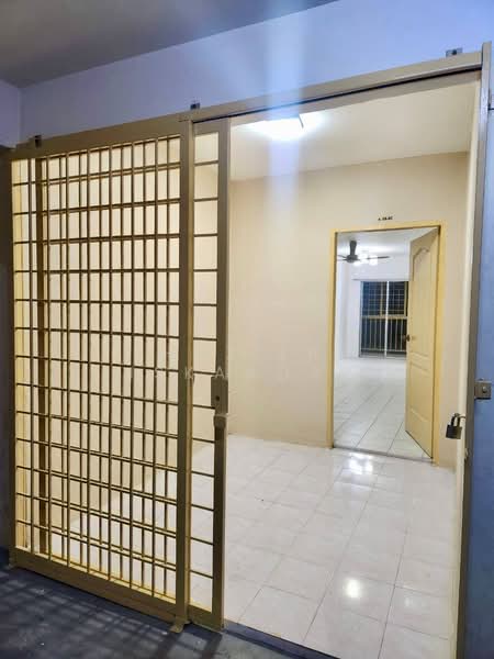 Apartment for Sale at Lakeview Apartments - Shaziery Iskandar - Entrance - PropertyGuru.com.my