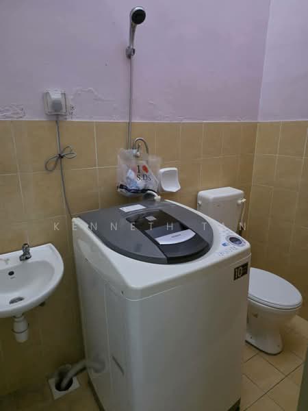 Terraced House for Rent in Bandar Jaya Putra (Johor Bahru) - Kenneth Tan - Bathroom - PropertyGuru.com.my