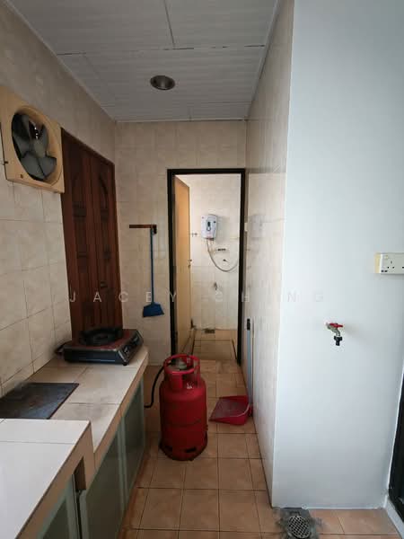 2-storey Terraced House for Sale in Sea Park (Petaling Jaya) - Jacey Ching - Kitchen - PropertyGuru.com.my