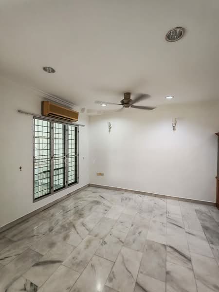 2-storey Terraced House for Sale in Sea Park (Petaling Jaya) - Jacey Ching - Living Room - PropertyGuru.com.my