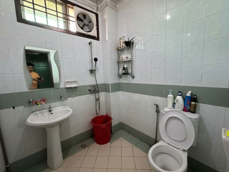 Rumah Teres 2 Tingkat untuk Dijual di Taman Seri Orkid (Skudai) - Keith Wong - Bathroom - PropertyGuru.com.my