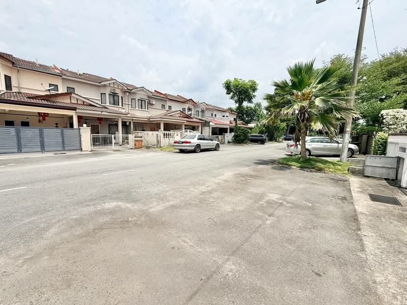 Rumah Teres 2 Tingkat untuk Dijual di Taman Puchong Prima (Puchong) - Nur Alia Omar - Exterior - PropertyGuru.com.my