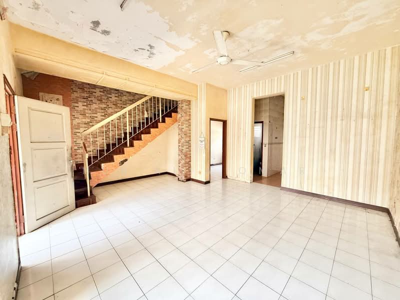 Rumah Teres 2 Tingkat untuk Dijual di Taman Puchong Prima (Puchong) - Nur Alia Omar - Living Room - PropertyGuru.com.my