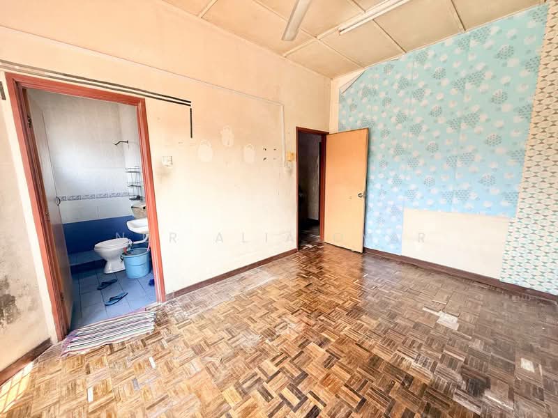 Rumah Teres 2 Tingkat untuk Dijual di Taman Puchong Prima (Puchong) - Nur Alia Omar - Bathroom - PropertyGuru.com.my