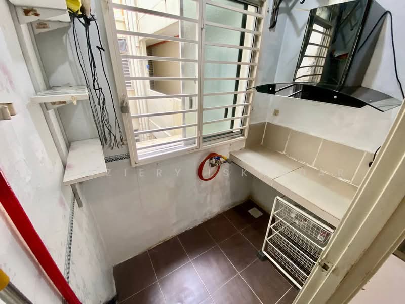 Apartment for Sale at Baiduri Court Apartment - Shaziery Iskandar - Kitchen - PropertyGuru.com.my