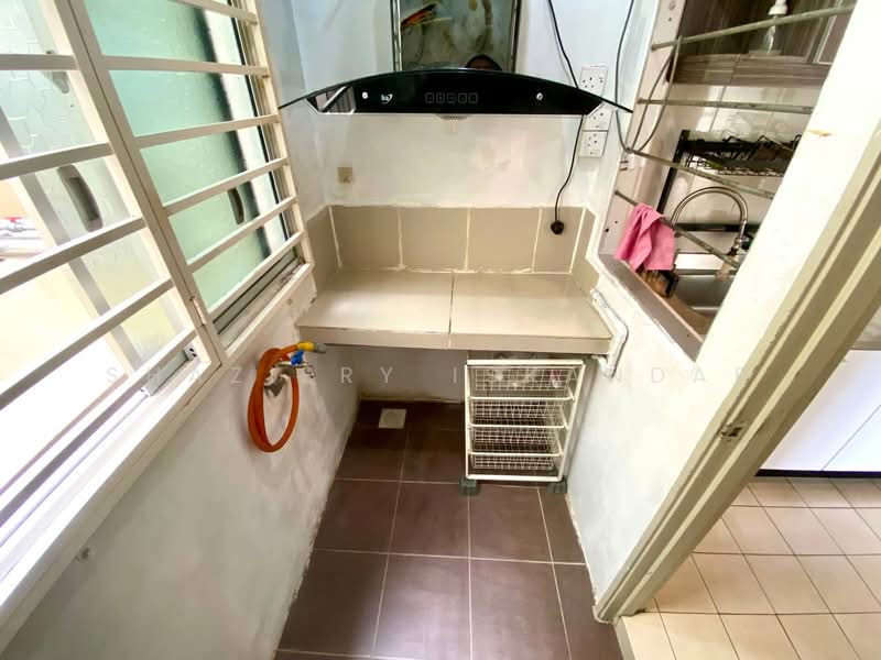 Apartment for Sale at Baiduri Court Apartment - Shaziery Iskandar - Kitchen - PropertyGuru.com.my