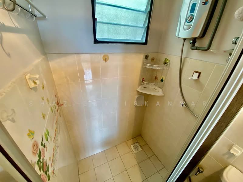 Apartment for Sale at Baiduri Court Apartment - Shaziery Iskandar - Bathroom - PropertyGuru.com.my