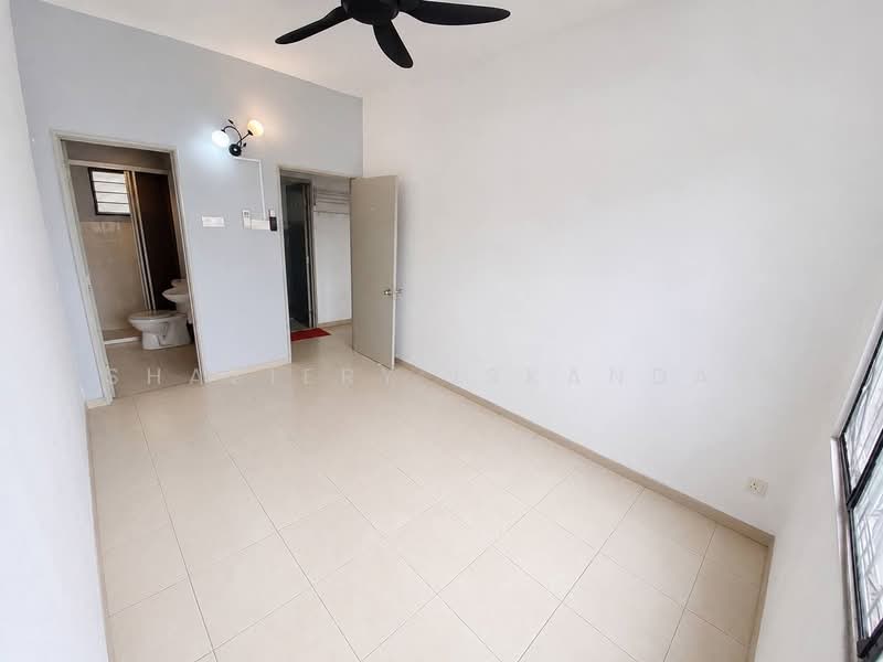 Apartment for Sale at Baiduri Court Apartment - Shaziery Iskandar - Bathroom - PropertyGuru.com.my
