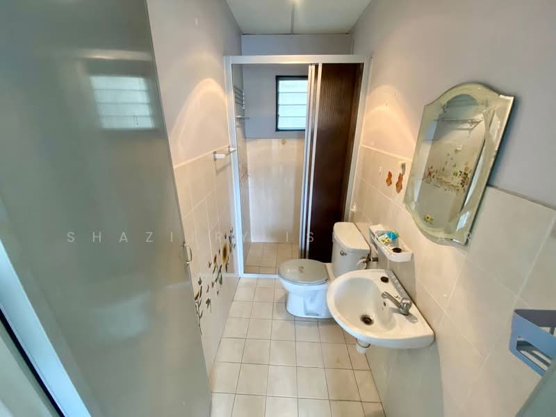 Apartment for Sale at Baiduri Court Apartment - Shaziery Iskandar - Bathroom - PropertyGuru.com.my