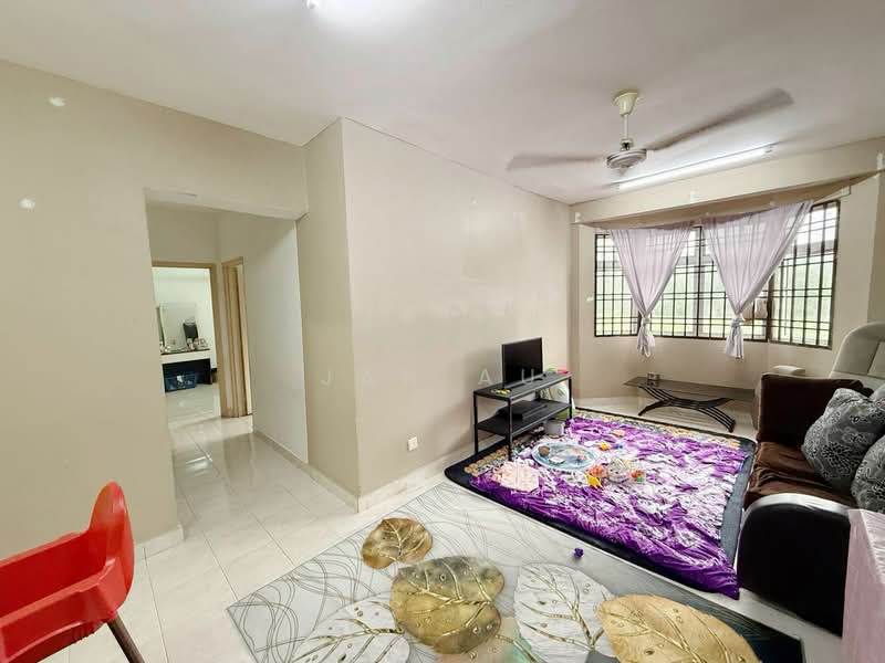 Apartment for Sale at Vista Seri Alam - JAN AU - Living Room - PropertyGuru.com.my