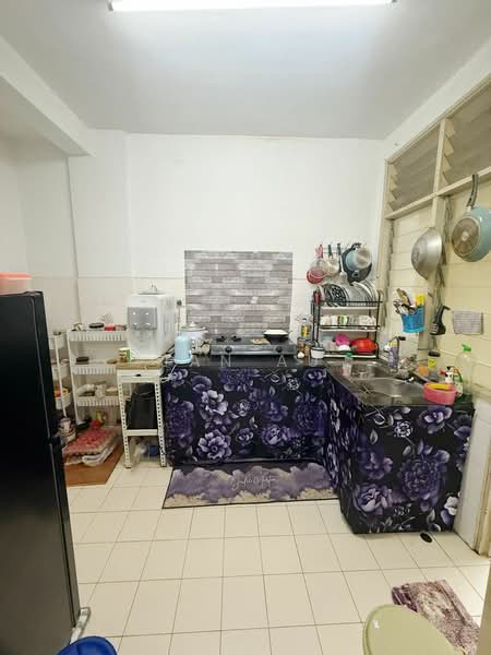 Apartment for Sale at Vista Seri Alam - JAN AU - Kitchen - PropertyGuru.com.my